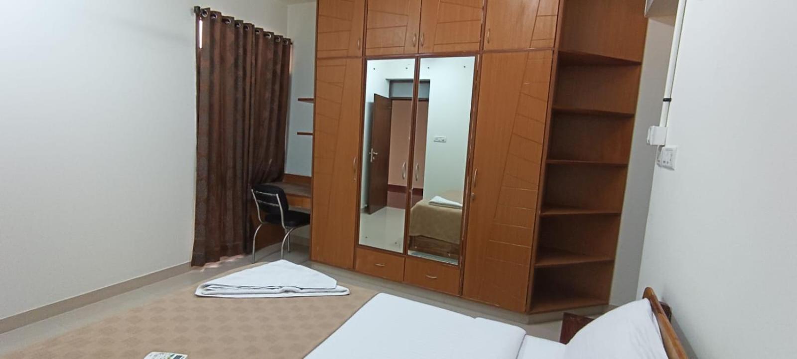 Lmh Bangalore II Bagian luar foto